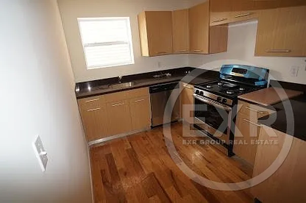 Rented by EXR | media 61