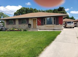 5320 S Nicholson Ave, Cudahy, WI 53110