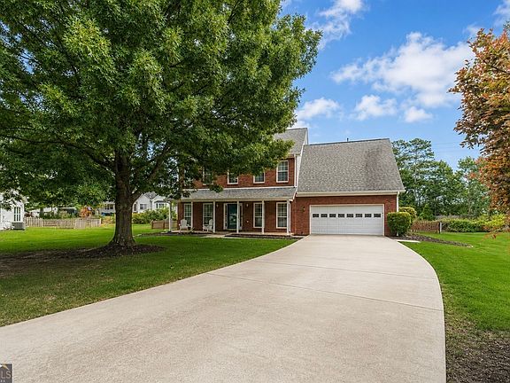 2nd image of 2990 Meadow Gate Way