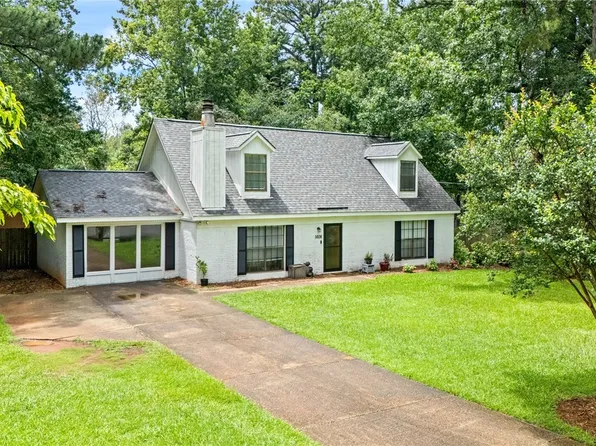 1606 Belle Cir, Opelika, AL 36801