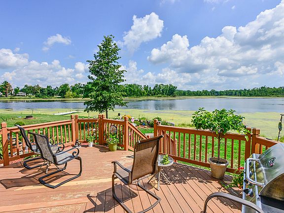 4th image of 216 Lakeshore Dr
