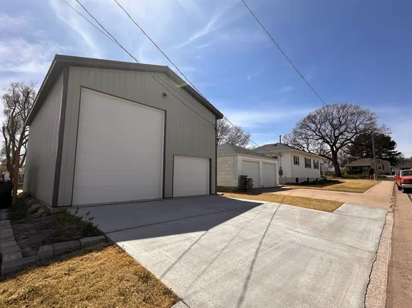 1311 W 3rd St, McCook, NE 69001