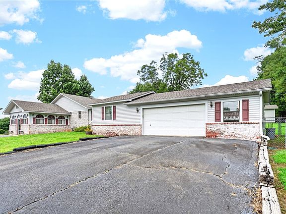 3rd image of 20 Bakers Creek Rd