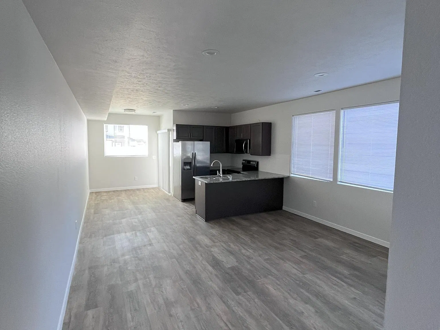 3 bed, 2.5 bath, 1534 sqft, $2,150 — Photo 3