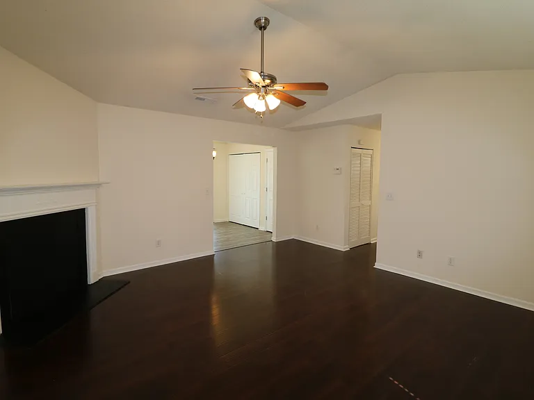 2640 Stratford Lake Rd — Photo 3