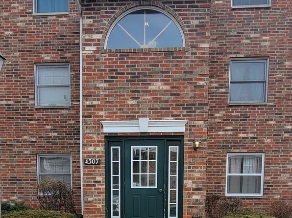 4307 W Shamrock Ln APT 2A, McHenry, IL 60050