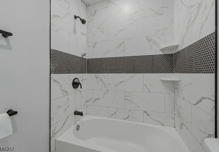 489 E 22nd St #1 — Photo 18