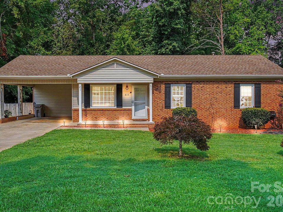 1st image of 617 Lake Dr