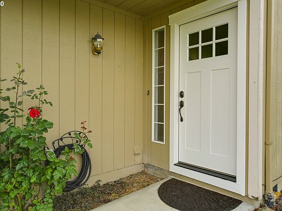 3rd image of 23295 NE Village Ct