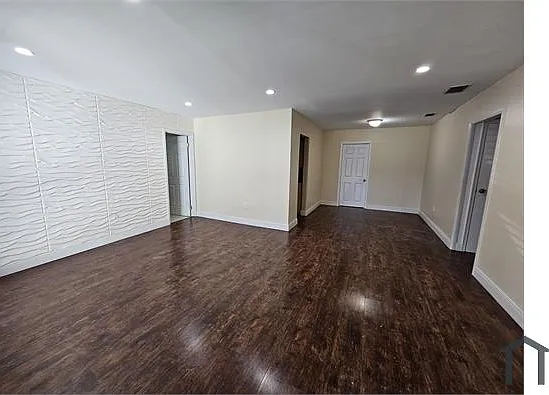 5 bed, 1733 sqft, $5,491 — Photo 3