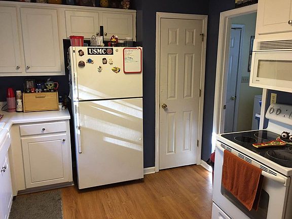 3rd image of 372 Templeton Dr
