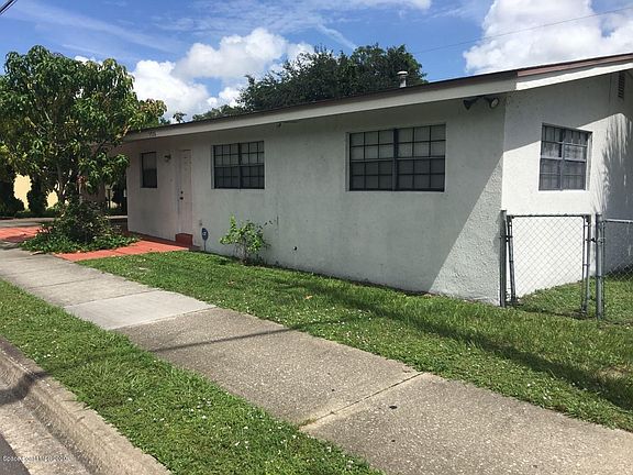5th image of 1538 Garden St