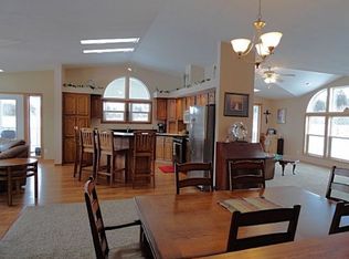 N5490 Navarino Ln, Luxemburg, WI 54217