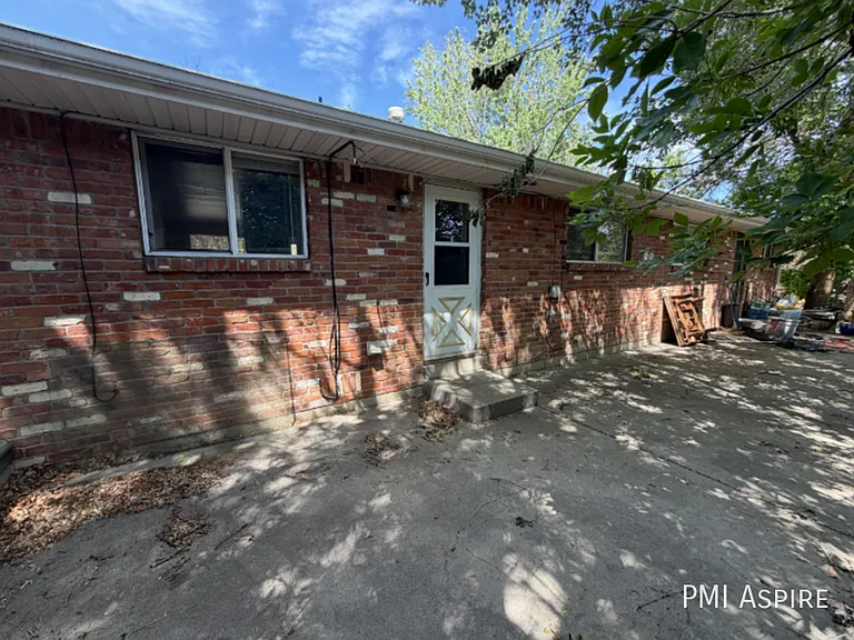 904 Tulip St — Photo 9