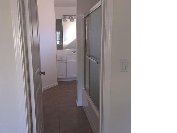 5th image of 35 Goodyear St