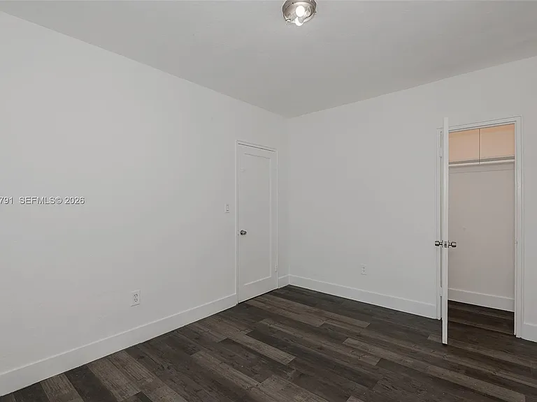 8340 Crespi Blvd #20 — Photo 14