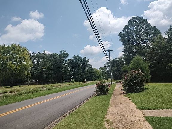 5th image of 1022 Flowers Dr