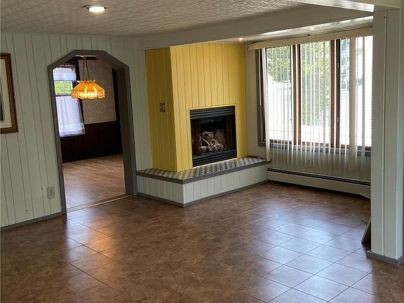 2nd image of 1729 Eyre Pl