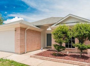 6107 Rising Meadow Dr, Arlington, TX 76018