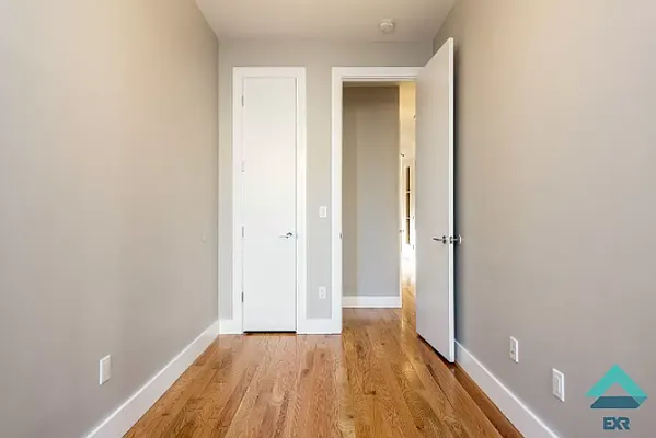 Rented by Greenrock Management | media 18