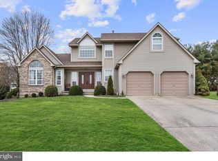2102 Derby Dr, Cinnaminson, NJ 08077