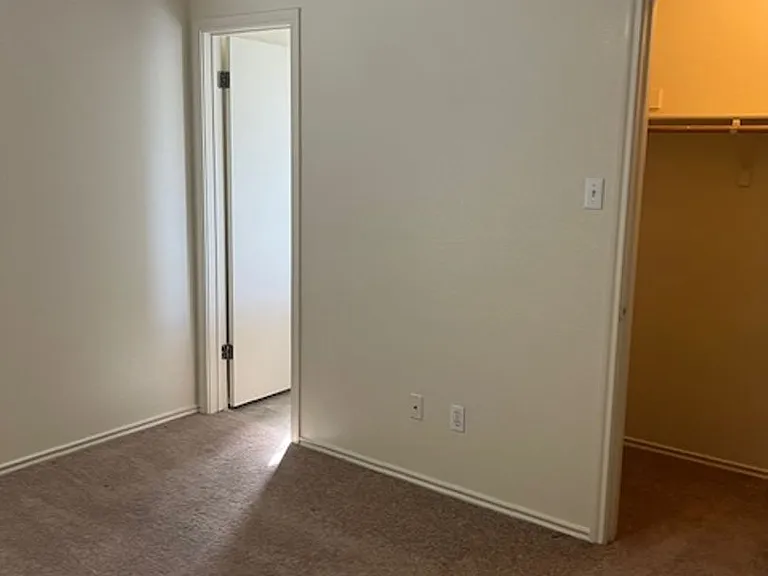 1105 Christopher Ave — Photo 35