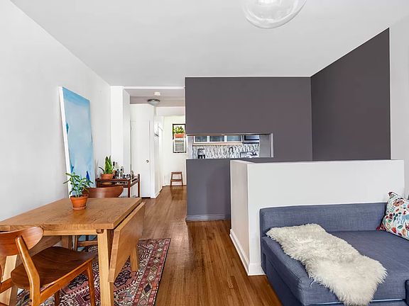 3rd image of 400 W 58th St
