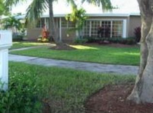 9401 Martinique Dr, Cutler Bay, FL 33189