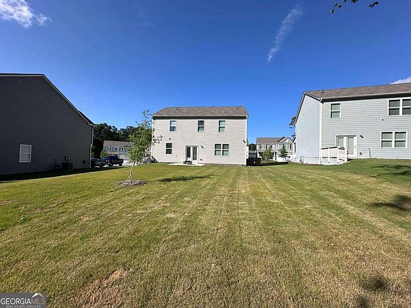3rd image of 19 Manor Way