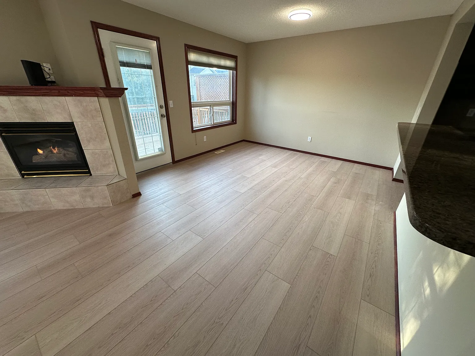 3 bed, 2.5 bath, 1700 sqft, $2,000 — Photo 4