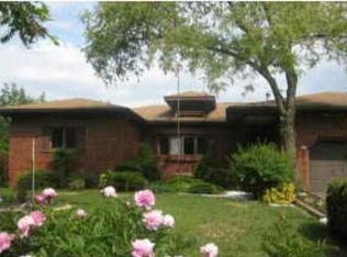 4708 Makyes Rd, Syracuse, NY 13215