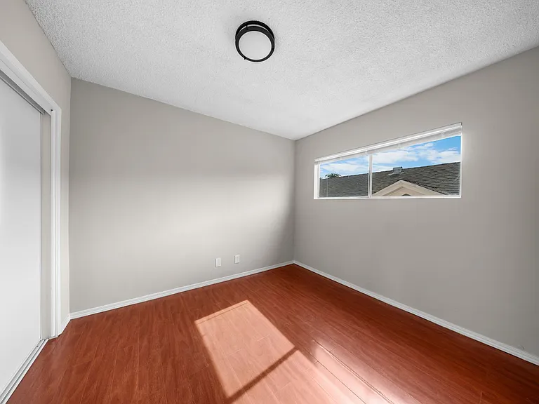 833 Gardenia Avenue — Photo 9