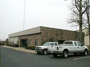 2920 E Pythian St, Springfield, MO 65802