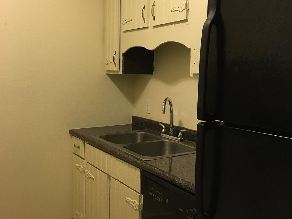 2nd image of 3030 Congress Blvd #0