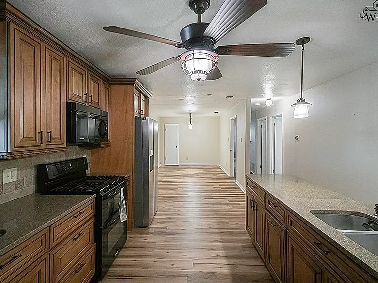 2905 S Bandera Dr — Photo 9
