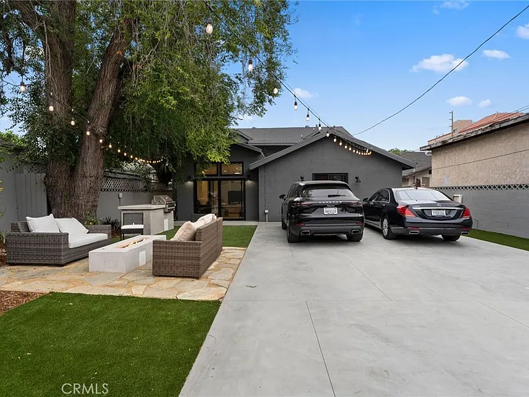 2428 Glyndon Ave — Photo 29