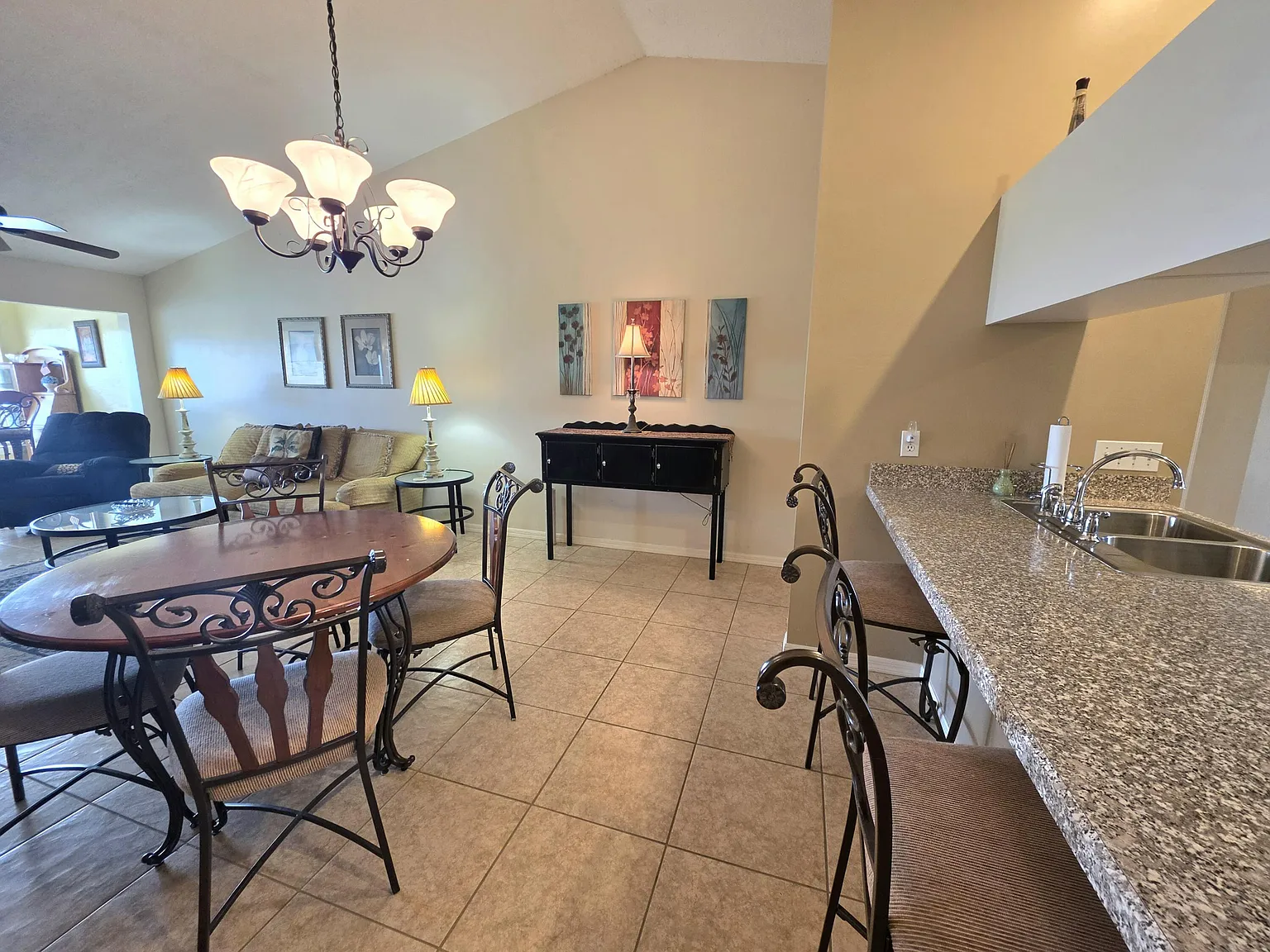 2 bed, 2.0 bath, 1016 sqft, $1,650 — Photo 2