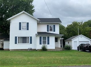 6736 Akron Rd, Lockport, NY 14094