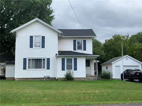 6736 Akron Rd, Lockport, NY 14094