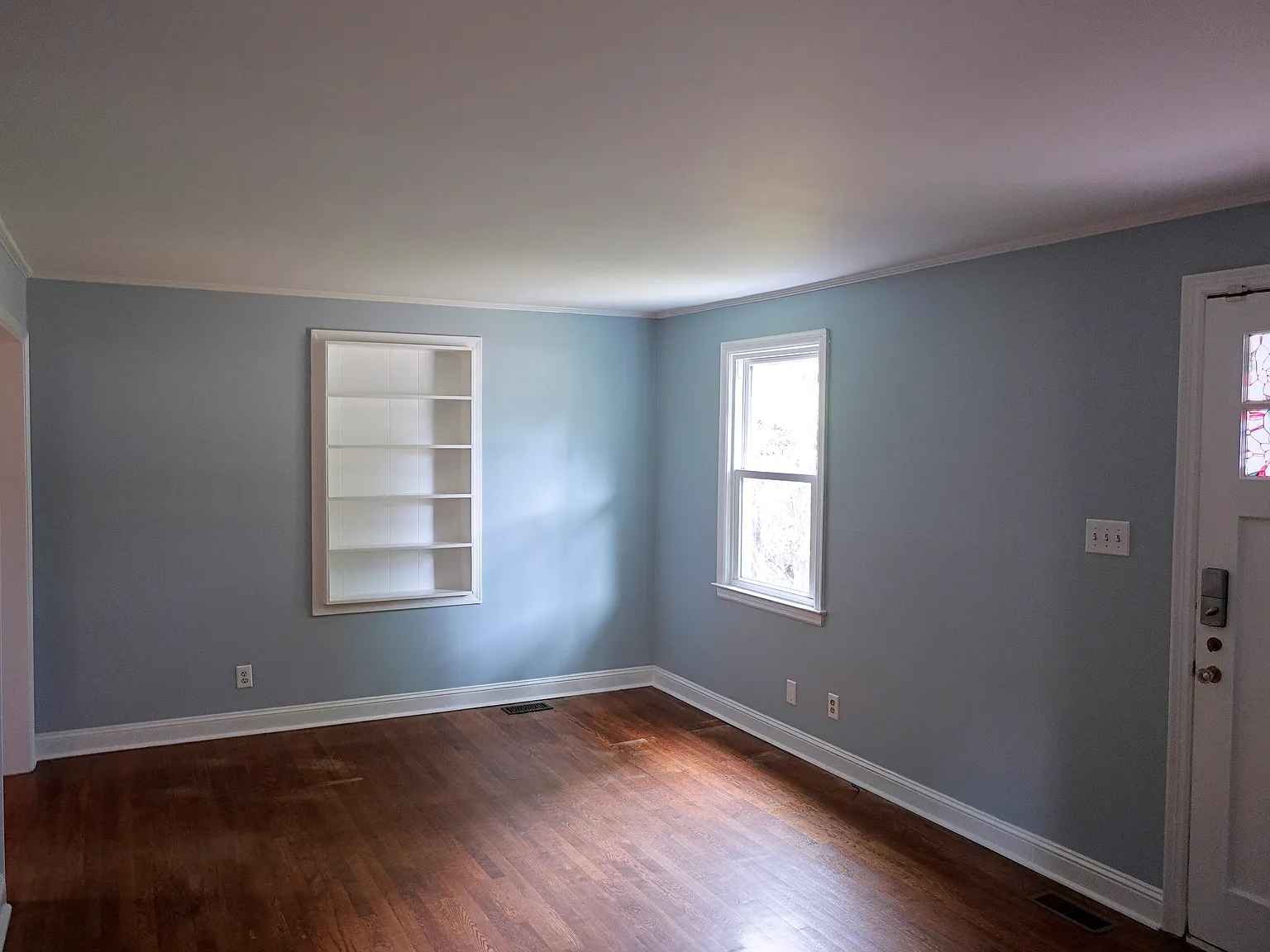 3 bed, 1346 sqft, $2,350 — Photo 2