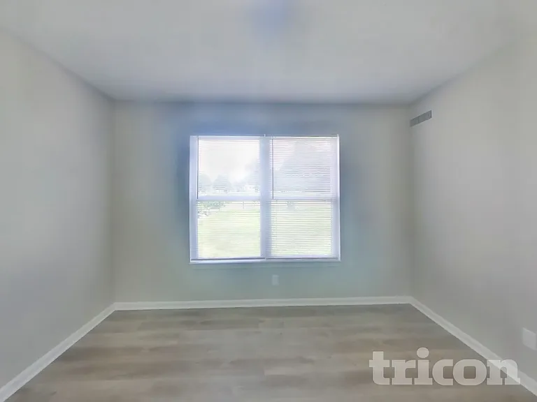 6536 Frankenberger Dr — Photo 3