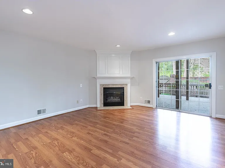 9588 Lagersfield Cir — Photo 30