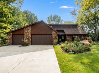 12N271 Jackson Dr, Elgin, IL 60124