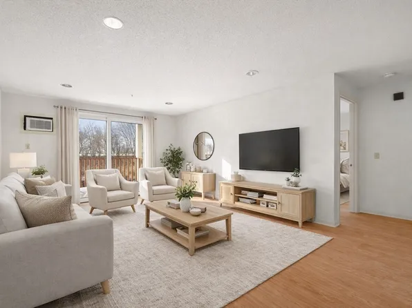 2 Ocean Ave APT 2K, Gloucester, MA 01930