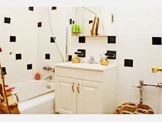 Sold by Superior Realty Service | media 6