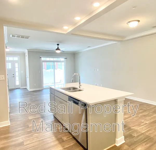1008 Celia Ct — Photo 10