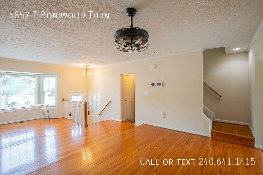 Lovely 3 BR/2.5 BA Townhome in Clinton! — Photo 4