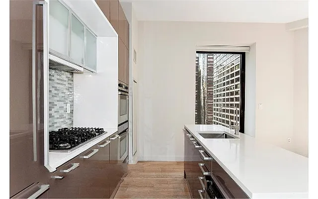 Rented by R New York | media 23