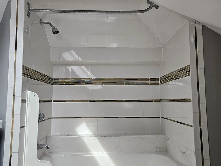 14 Hillside St — Photo 9