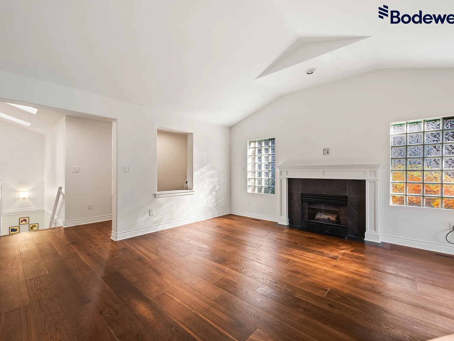 1/2 Duplex - 1110 Strathaven Drive — Photo 4